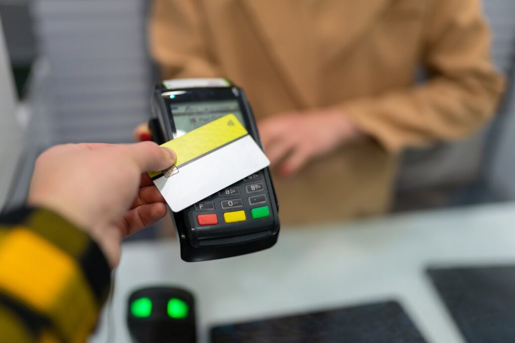 Contactless credit card payment at a point of sale terminal